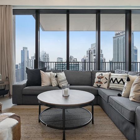 Breathtaking City Views From Dt Apt With Terrace Dubai Bagian luar foto