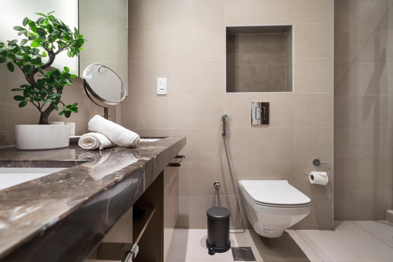 Breathtaking City Views From Dt Apt With Terrace Dubai Bagian luar foto